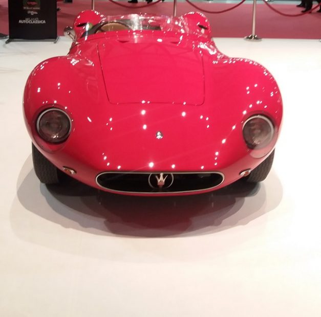 Классические автомобили — выставка Милан